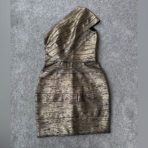 Glamorous One-Shoulder Gold Dress